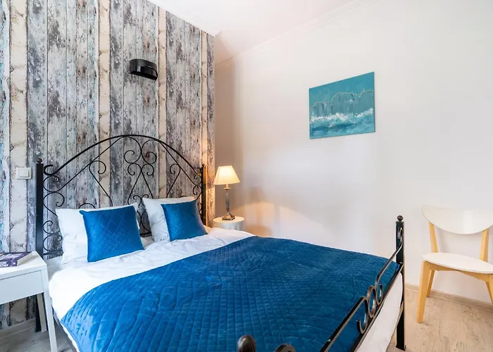 Apartment By The Sea *